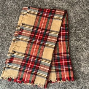 Large multicolored scarf
